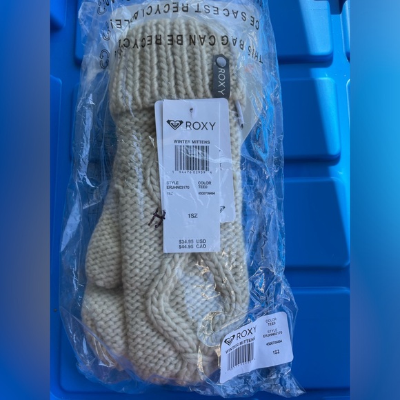 Roxy Winter Mittens cable knit cream NWT - Picture 2 of 6